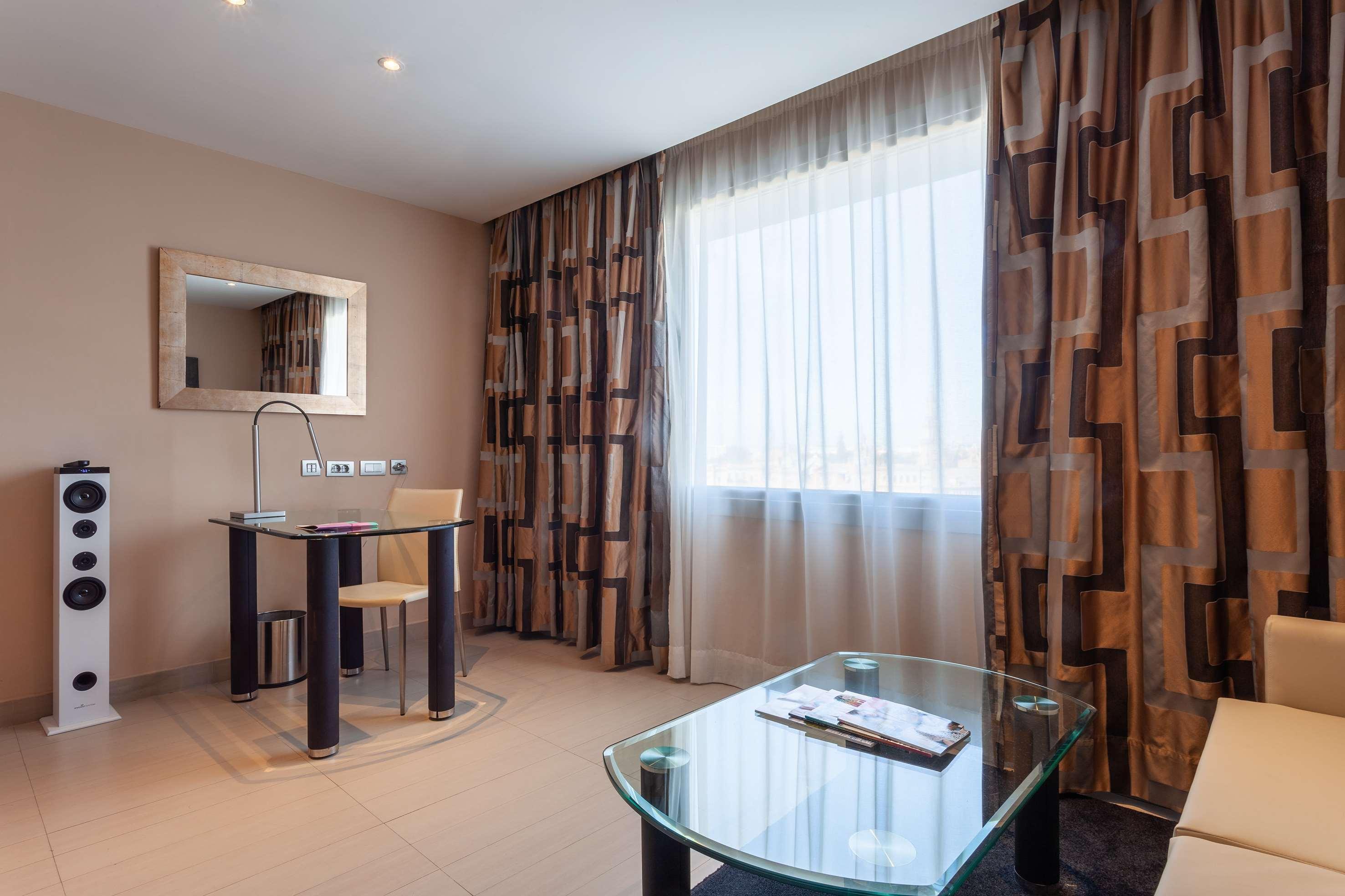 The Level At Melia Sevilla Ngoại thất bức ảnh